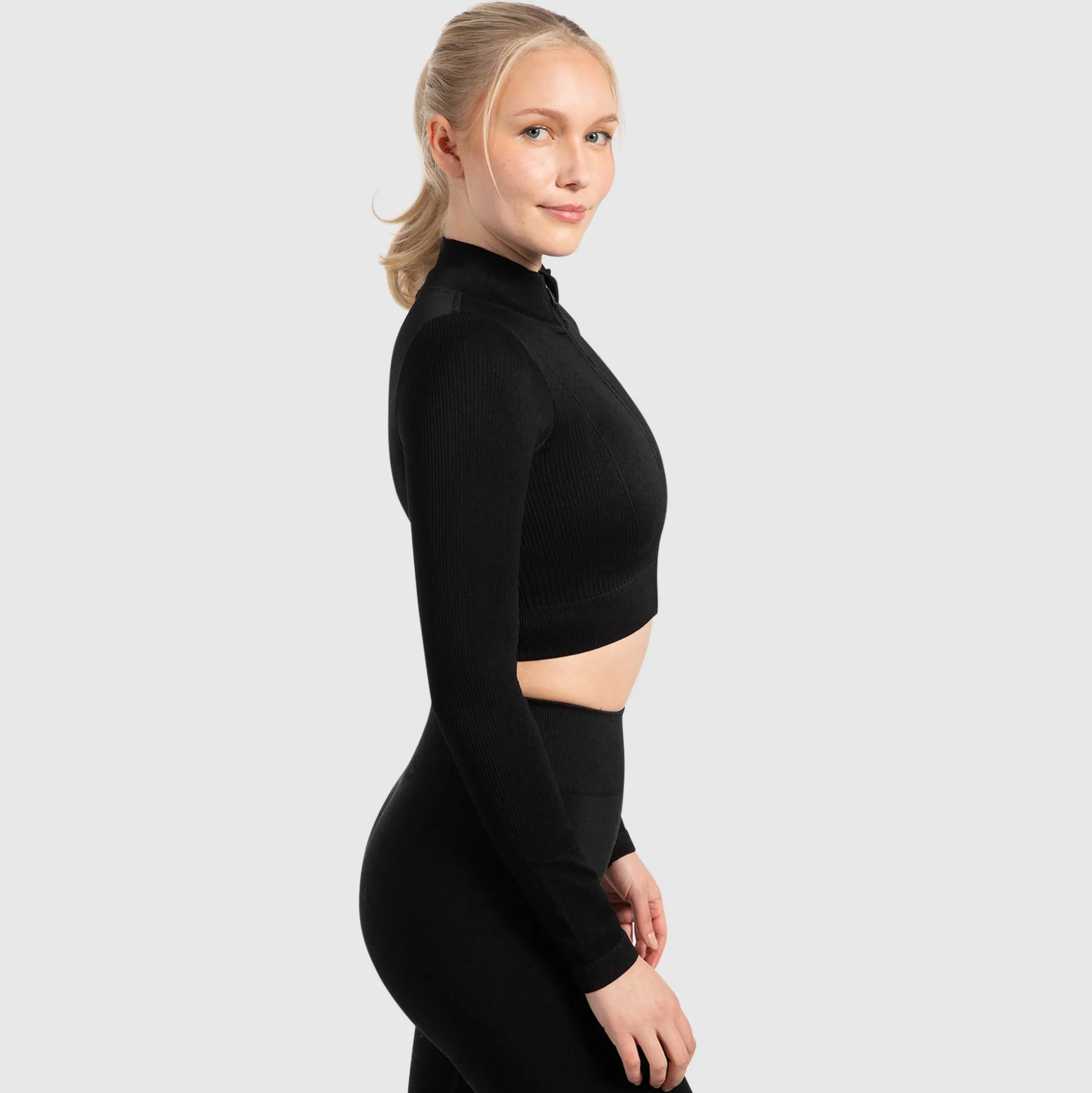 Cropjacke Kompression Zeya - Bitte eine Nummer größer bestellen
